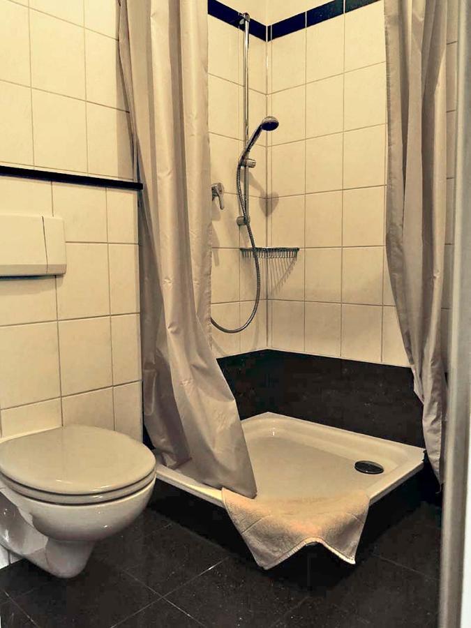 Ferien-Messe-Handwerker- Apartment Bensberg Bergisch Gladbach Exteriör bild