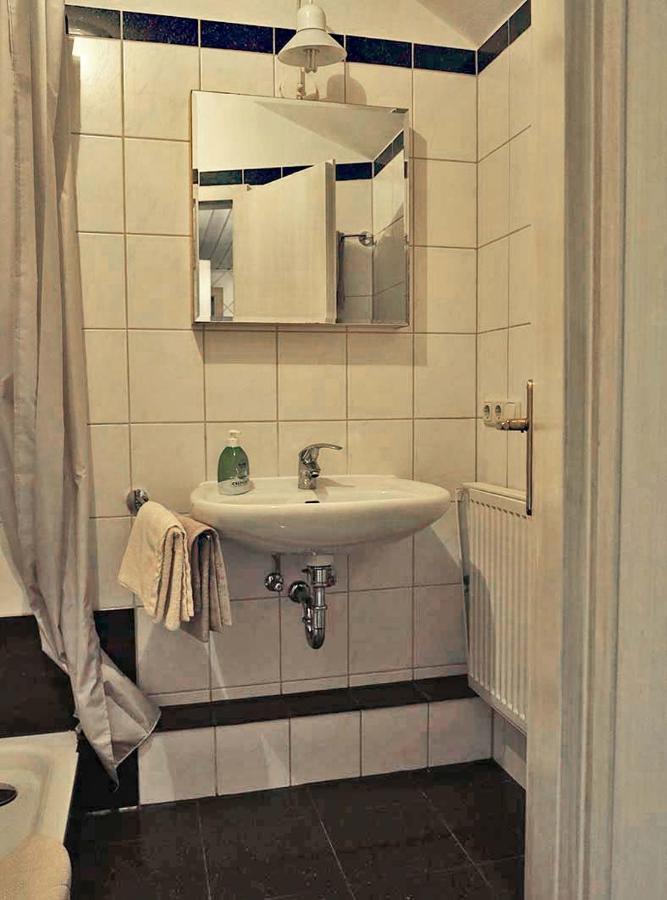 Ferien-Messe-Handwerker- Apartment Bensberg Bergisch Gladbach Exteriör bild
